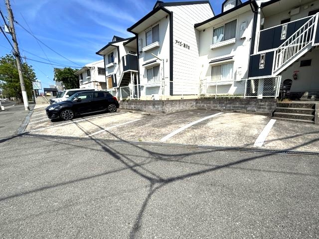 アイビー藤沢台の駐車場