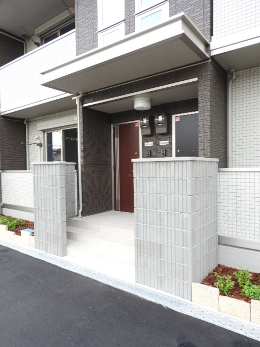 泉大津市東港町のハイツのエントランス|建物の内部です