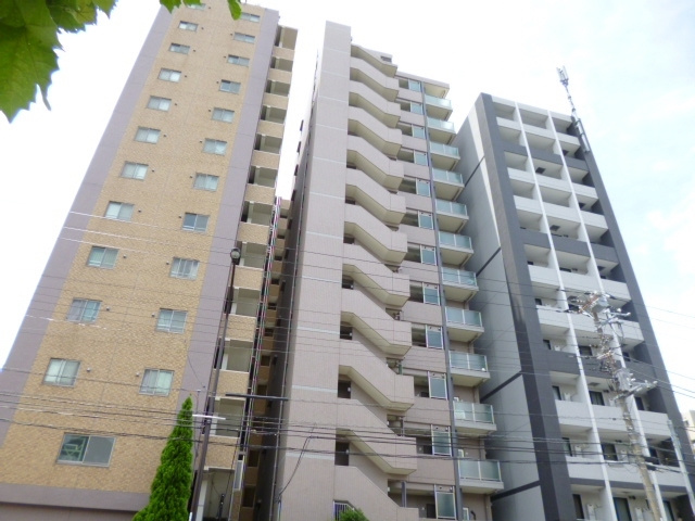 日神パレステージ田端の外観|2010年築の通り沿いに立地したマンション☆