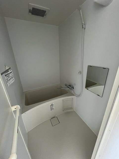 プルミエール北寺尾の浴室