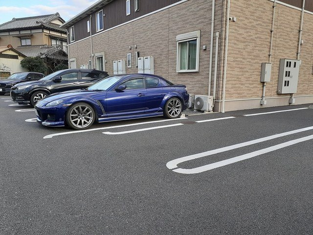 車をお持ちの方に嬉しい駐車場付きの物件です