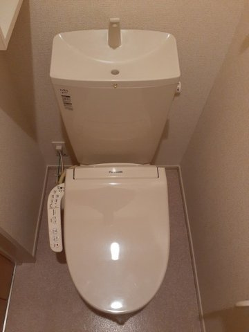 シンプルで使いやすいトイレです