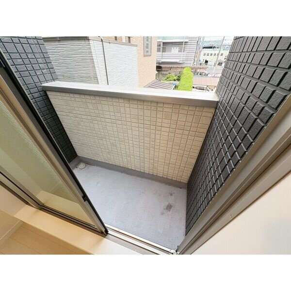 アヴェニールミズキ　名古屋市賃貸　仲介手数料無料のバルコニー