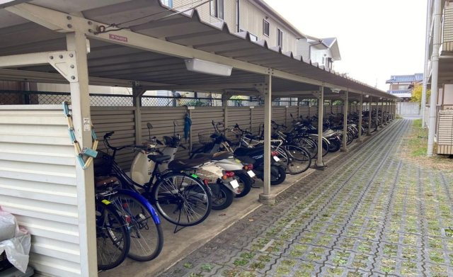 滋賀県草津市1棟売りマンション　　サンクリエートハヤシ「満室稼働中！」の駐輪場