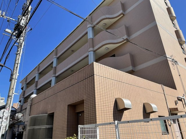 アランブラすがもの外観