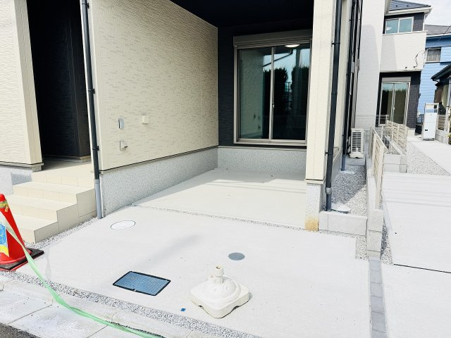八王子市　散田町　新築一戸建て　２５ー１期の駐車場|～カースペースは1台分～
