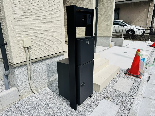 八王子市　散田町　新築一戸建て　２５ー１期の設備|～不在時の荷物受け取りに大変便利な宅配BOX～