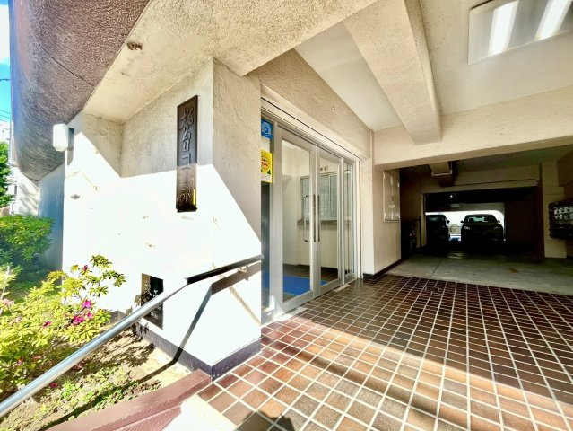 桜台コーポのエントランス|2026.05.11撮影

現地ご見学希望・資料請求などお気軽にお問い合わせ下さい！
03-5990-5201