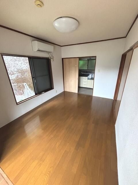 横須賀市追浜南町２丁目のアパートの居間・リビング
