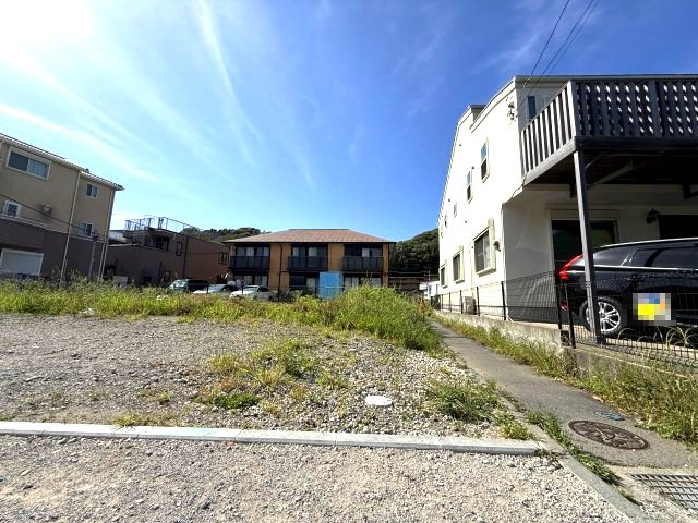 バス停徒歩3分　アクセス良好の外観|陽当良好