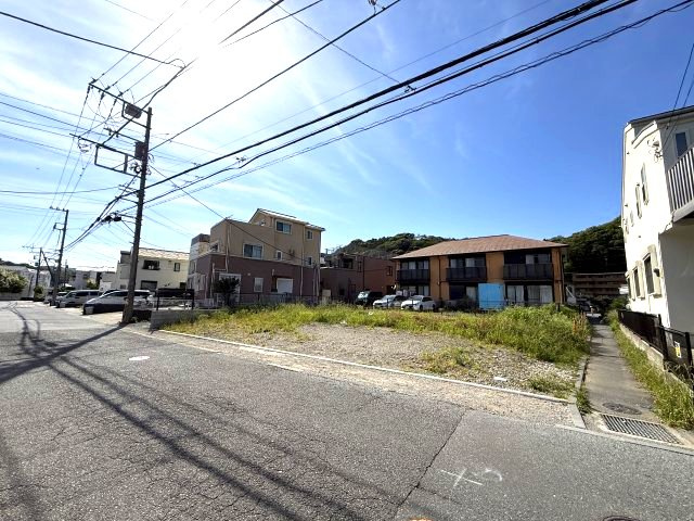 バス停徒歩3分　アクセス良好の前面道路含む現地写真|前面道路