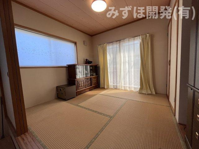 山形市大野目二丁目4-18の和室