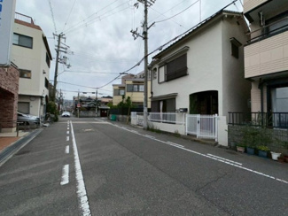 【前面道路含む現地写真】