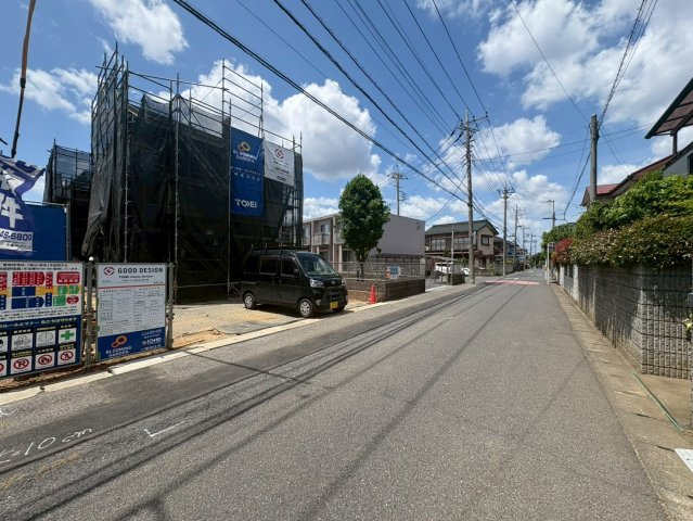川越市天沼新田　新築分譲　「鶴ヶ島駅」徒歩15分　敷地60坪　【名細小学区】の前面道路含む現地写真