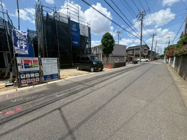 川越市天沼新田　新築分譲　「鶴ヶ島駅」徒歩15分　敷地60坪　【名細小学区】の前面道路含む現地写真
