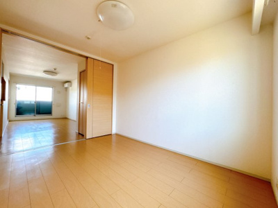 【居間・リビング】 | ハイグレイス1番館 | ※同物件、同タイプ、間取り反転のお部屋です
