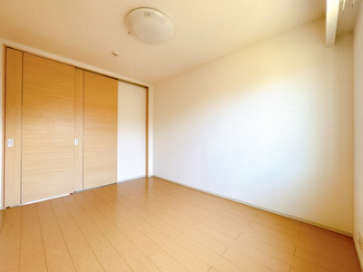 【居間・リビング】 | ハイグレイス1番館 | ※同物件、同タイプ、間取り反転のお部屋です