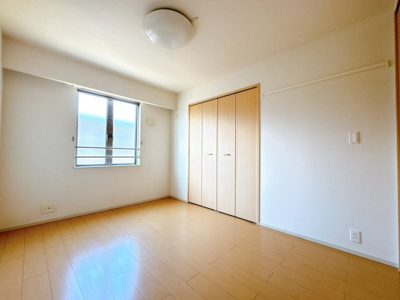【居間・リビング】 | ハイグレイス1番館 | ※同物件、同タイプ、間取り反転のお部屋です