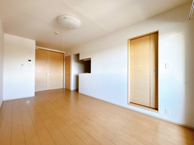 【居間・リビング】 | ハイグレイス1番館 | ※同物件、同タイプ、間取り反転のお部屋です