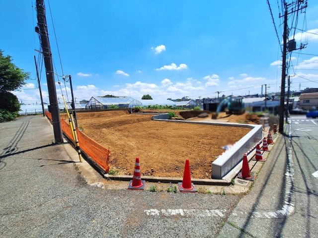 【外観】 | 練馬区大泉町1丁目　新築一戸建住宅　全2棟（成増店） | 小学校徒歩約4分・中学校徒歩約14分の立地で、お子様の通学も安心。何かあった際、すぐにかけるけられる距離感です。