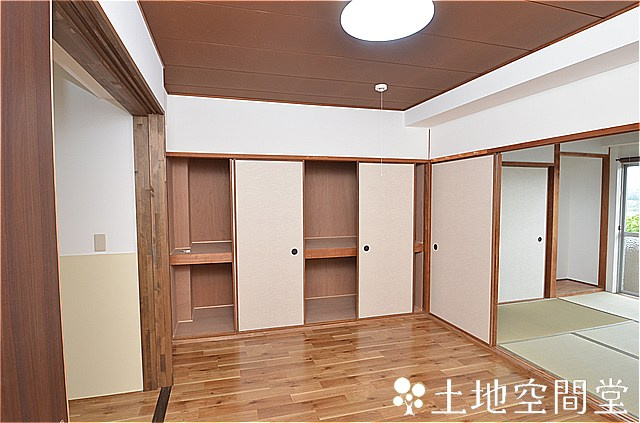 鷹見台ビルの洋室