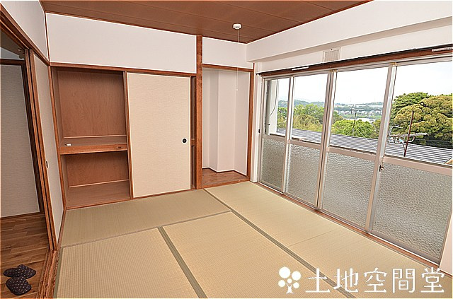 鷹見台ビルの寝室