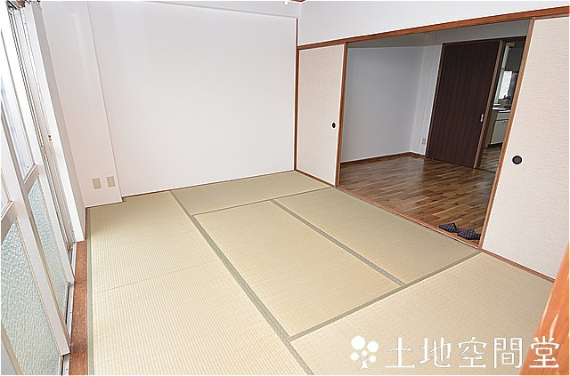 鷹見台ビルの和室