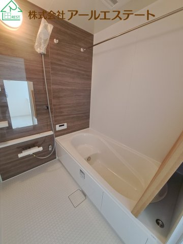 加古郡播磨町東本荘1丁目　　山陽電鉄「播磨町駅」徒歩2分の浴室