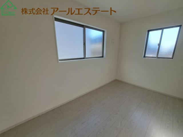 加古郡播磨町東本荘1丁目　　山陽電鉄「播磨町駅」徒歩2分の洋室