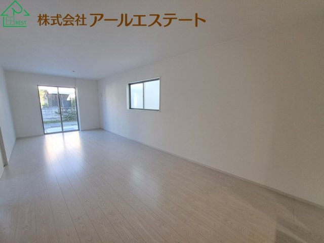 加古郡播磨町東本荘1丁目　　山陽電鉄「播磨町駅」徒歩2分の居間・リビング