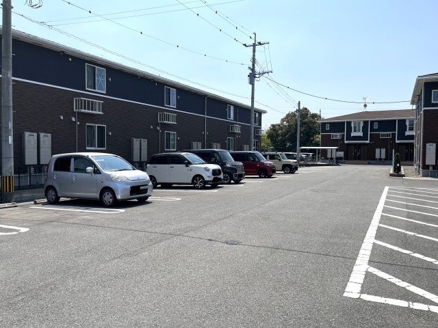 ライクスリー　Ⅱの駐車場