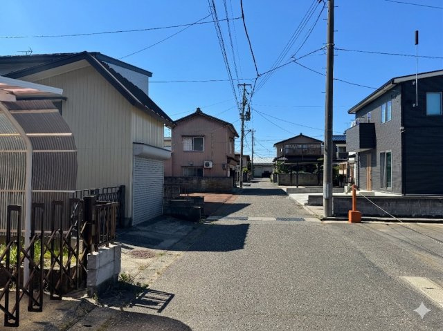 東区猿ケ馬場2丁目　土地の前面道路含む現地写真