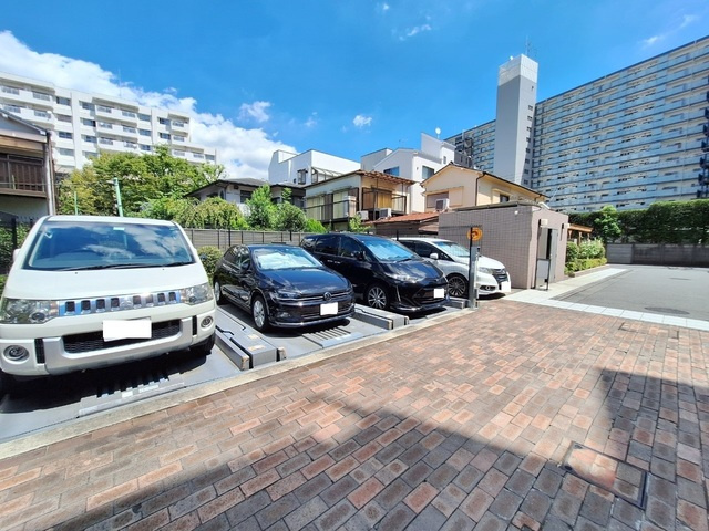 グランシェソワ北千住Ⅱの駐車場|★駐車場★