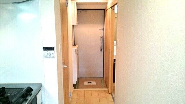 アベニール国立の玄関