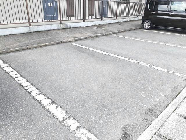 エスポワール花田の駐車場