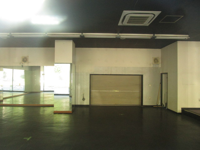 町田市小野路町の倉庫の内装
