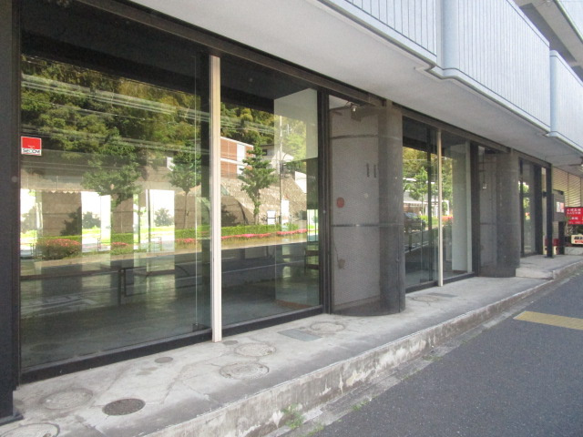 町田市小野路町の倉庫の外観