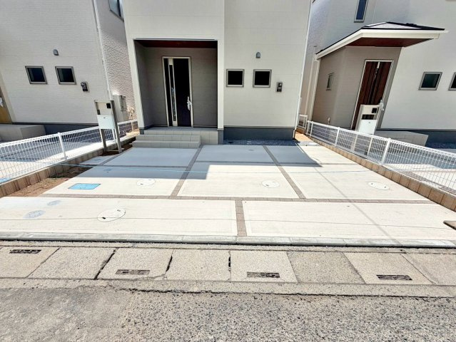 久喜吉羽第5　新築一戸建て　07　リーブルガーデンの駐車場