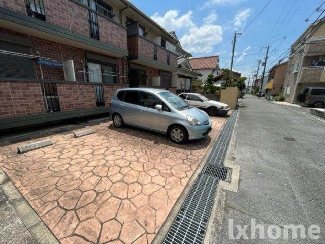 エトワールミカサの駐車場