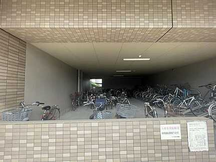 サーパス安芸矢口の駐輪場