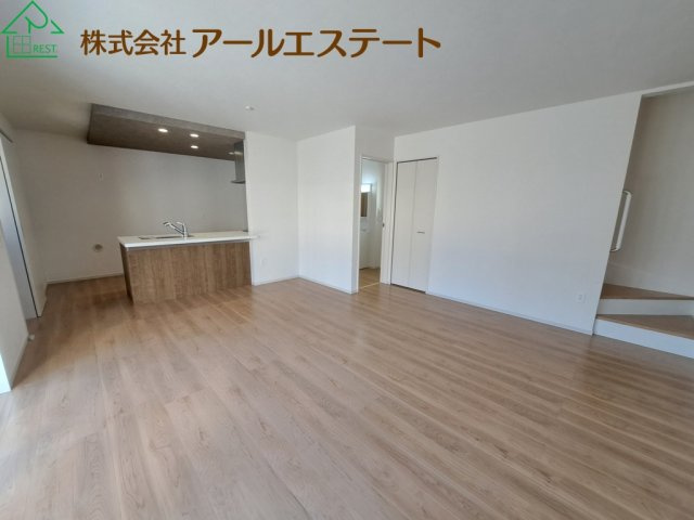 加古郡播磨町東本荘1丁目　　山陽電鉄「播磨町駅」徒歩2分の居間・リビング
