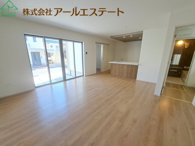 加古郡播磨町東本荘1丁目　　山陽電鉄「播磨町駅」徒歩2分の居間・リビング