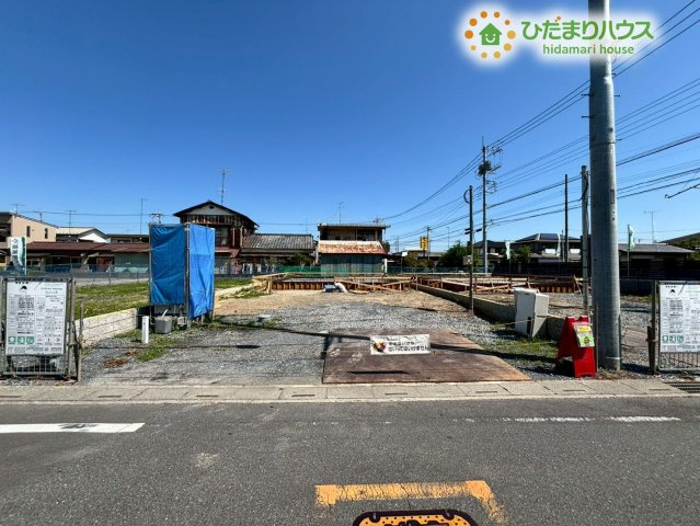 熊谷市柿沼　第2期　新築一戸建て　ワイウッドコート　02の駐車場