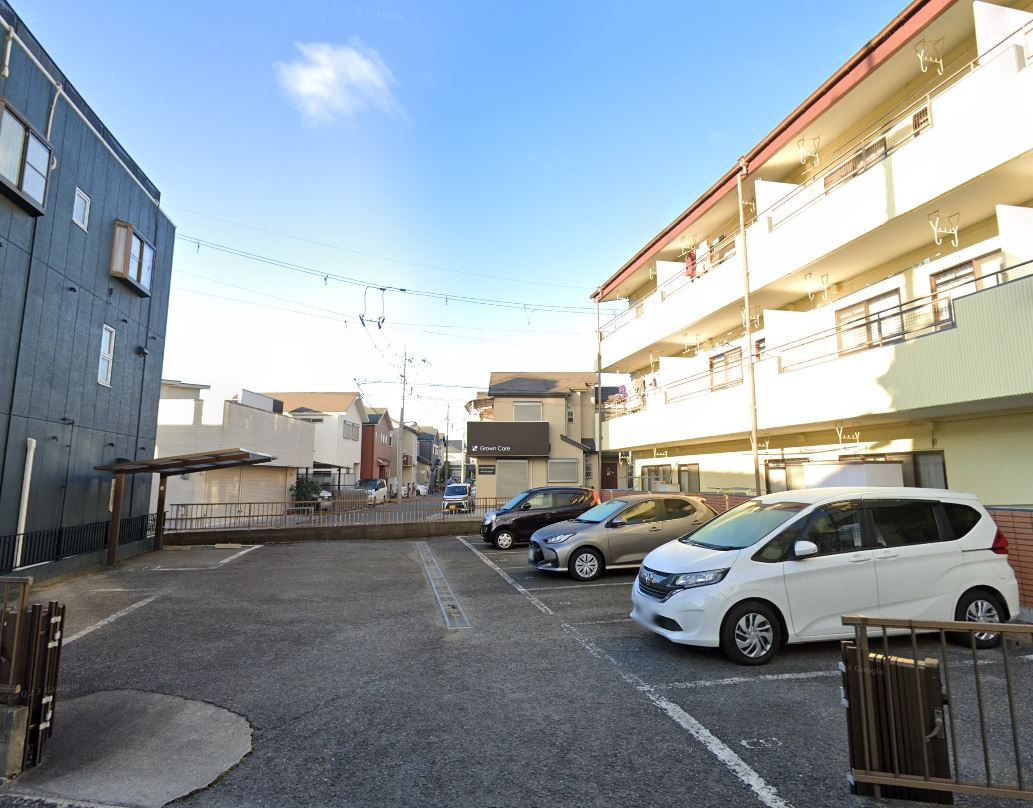 高垣ハイツの駐車場
