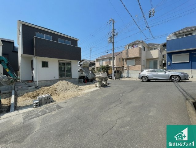 神戸市垂水区桃山台　第2期　新築一戸建ての前面道路含む現地写真|周辺は落ち着いた街並みの住宅地！子育てがしやすい住環境です！まだ未完成ですが、現地でしかわからない事もございます。是非一度ご覧ください。