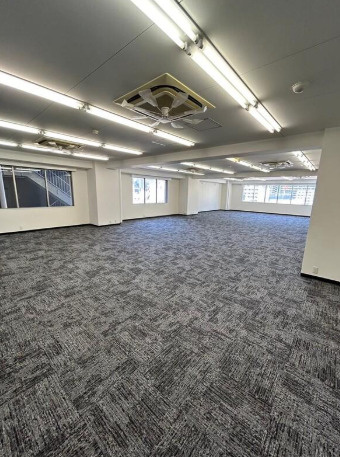 大阪市北区神山町の事務所の内装