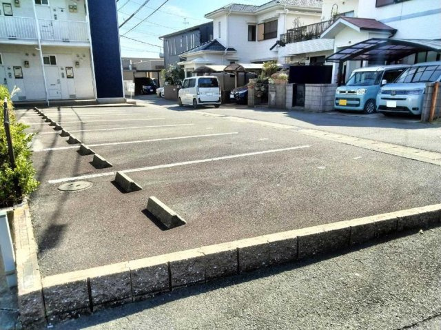 【駐車場】