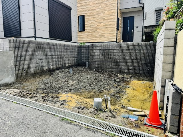 八王子市　長沼町　新築一戸建て　５期の駐車場|～並列2台駐車可能カースペース～