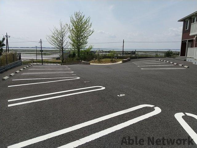 レイクビューみなみの駐車場