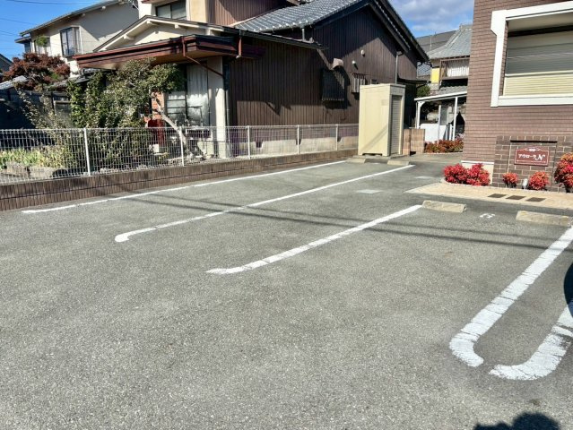 アウローラ　Nの駐車場